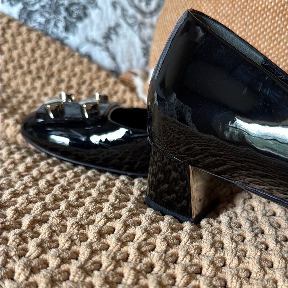 GUCCI Black Patent Leather Block Gold Accents Heels Shoes; 39.5 - Picture 3 of 10